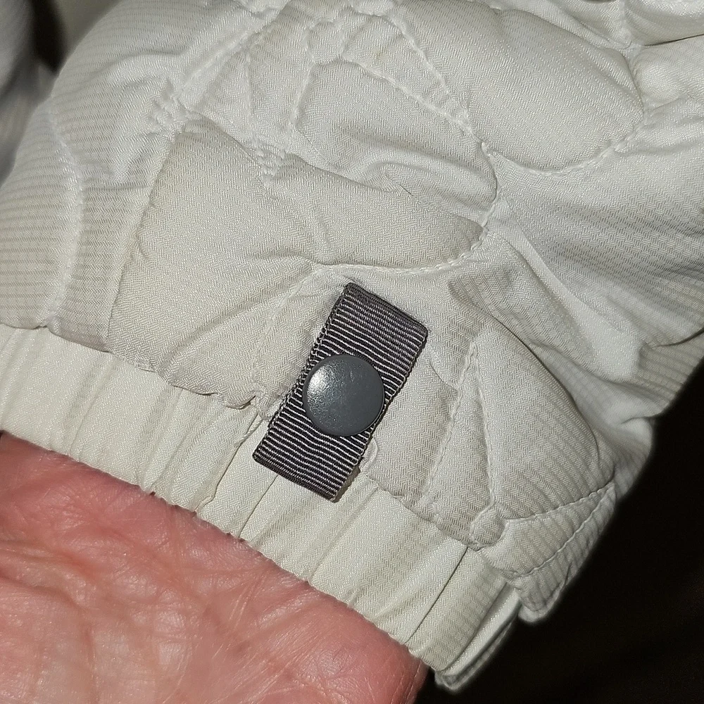 The North Face Women's Quilted White Snowflake Design Jacket